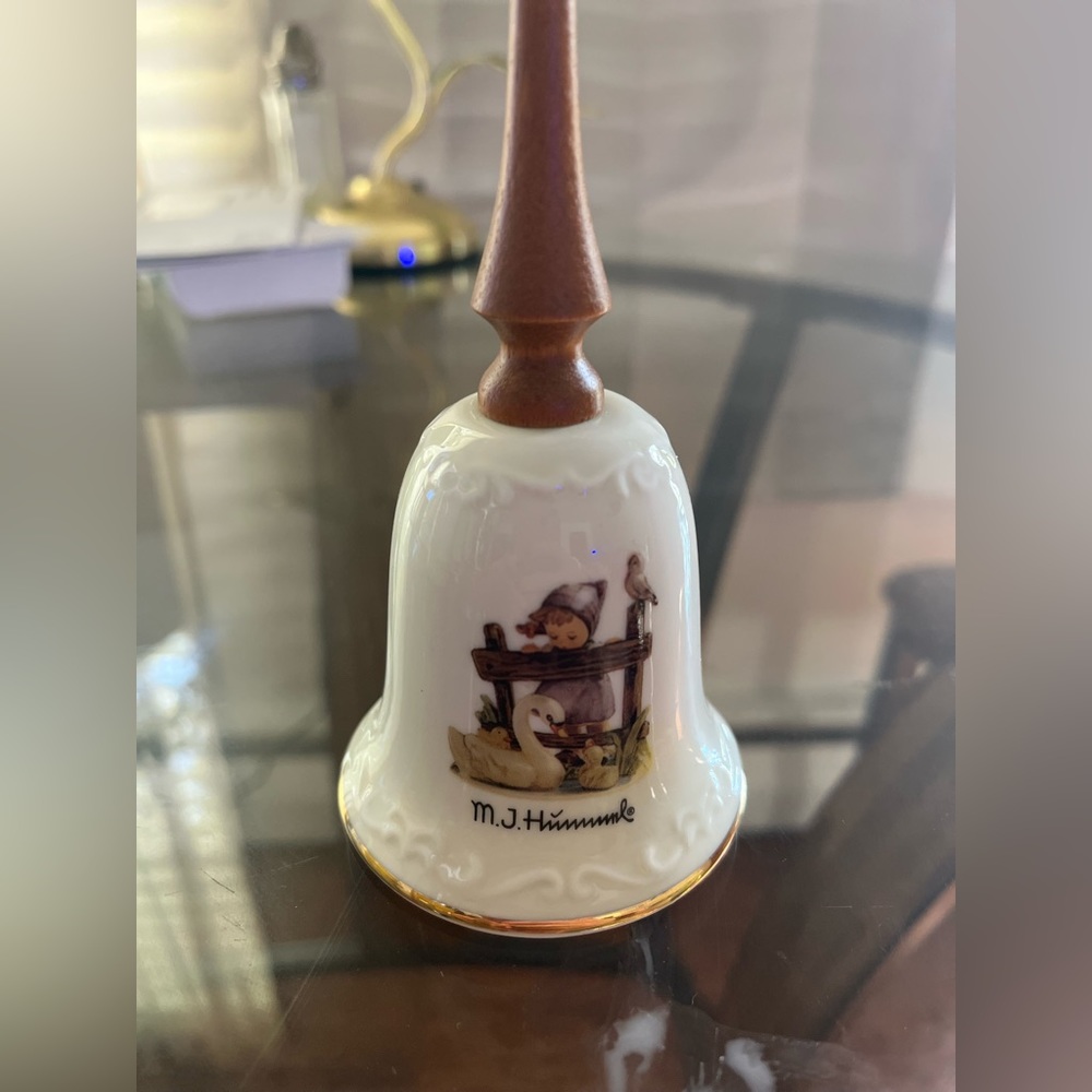 Vintage “Feathered Friends”Hummel Bell - Picture 3 of 5
